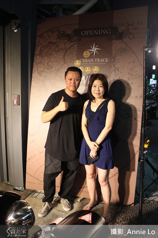 Urban Trace 於 2014/9/6 開幕當日林志隆設計師與漂亮家居總編輯合影。 Urban Trace 於 2014/9/6 開幕當日林志隆設計師與漂亮家居總編輯合影。