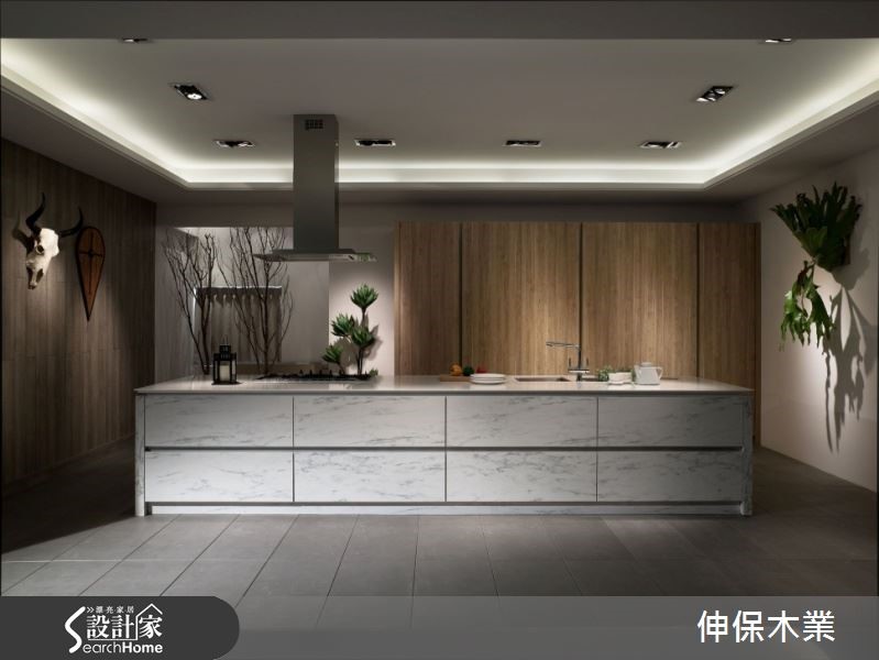 若再以木紋紋理清晰的板材做搭配,綜合奢華感、融入自然氛圍,便會讓整體的氣氛更輕鬆自在。 若再以木紋紋理清晰的板材做搭配,綜合奢華感、融入自然氛圍,便會讓整體的氣氛更輕鬆自在。