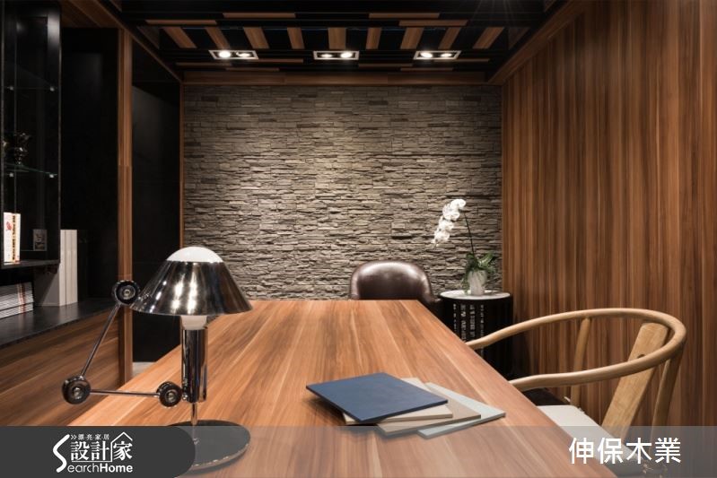 活用系統板材,讓居家空間有了多變化的面板設計,更因此成為營造空間風格的要角,給予屋主多樣化的裝修選擇。 活用系統板材,讓居家空間有了多變化的面板設計,更因此成為營造空間風格的要角,給予屋主多樣化的裝修選擇。