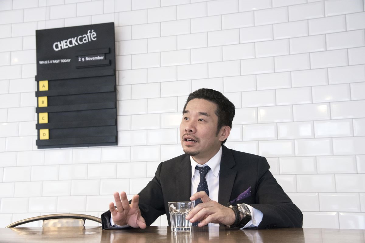 紅點文旅創辦人兼設計師 Steven 接受設計家-藝術銀行專題採訪。 紅點文旅創辦人兼設計師 Steven 接受設計家-藝術銀行專題採訪。