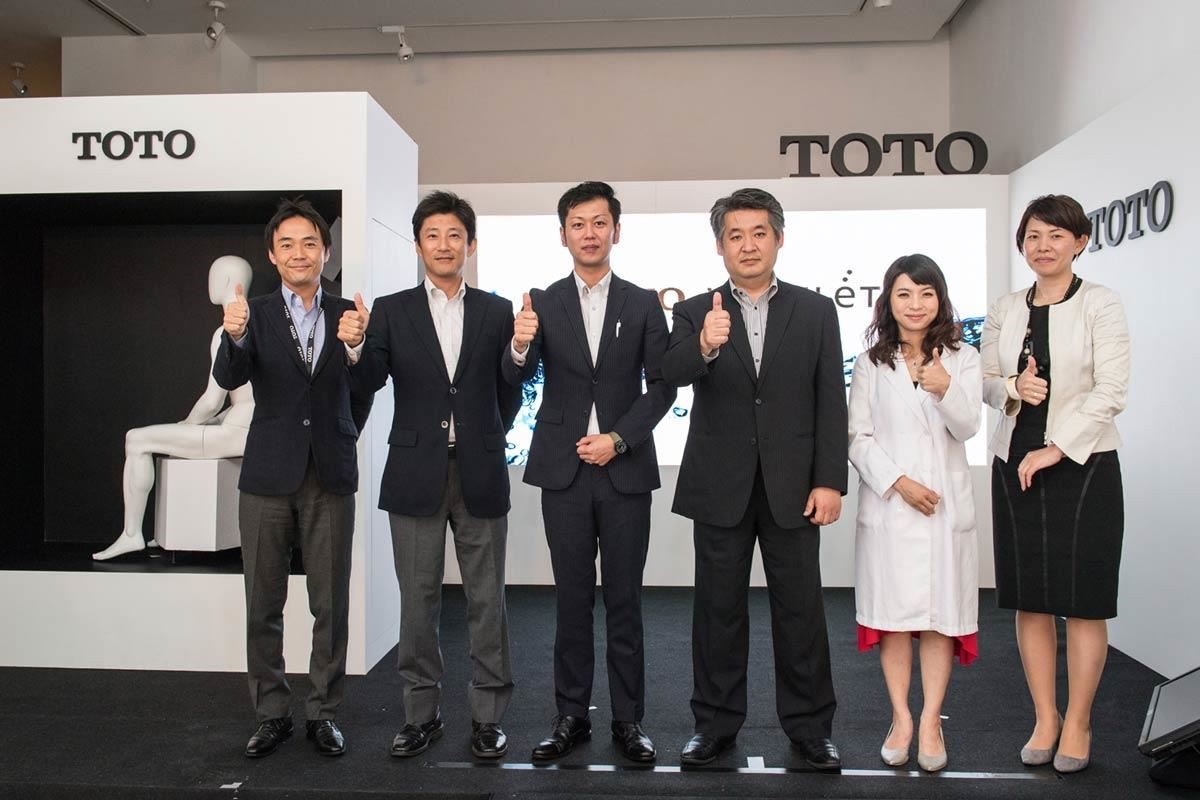 台灣東陶總經理戶田勝也先生表示,TOTO WASHLET 的人性化科技是領先同業的最大關鍵,無論哪個國籍、身在何處,TOTO 都希望以百年以來所堅持不懈的企業理念,為消費者提供更舒適的衛浴生活,用最乾淨的幫你洗乾淨,提供民眾更乾淨、舒適、健康又環保的衛浴生活提案。 台灣東陶總經理戶田勝也先生表示,TOTO WASHLET 的人性化科技是領先同業的最大關鍵,無論哪個國籍、身在何處,TOTO 都希望以百年以來所堅持不懈的企業理念,為消費者提供更舒適的衛浴生活,用最乾淨的幫你洗乾淨,提供民眾更乾淨、舒適、健康又環保的衛浴生活提案。